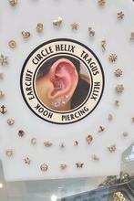 Prachtige 14k Gouden Oorpiercing, Sieraden, Tassen en Uiterlijk, Piercings, Oor- of Traguspiercing, Nieuw, Ophalen of Verzenden