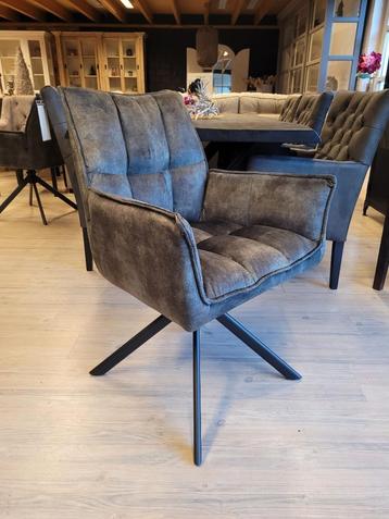 ACTIE 6 Draaibare Eetkamerstoelen Dinand Groen €1017 €899 12 beschikbaar voor biedingen
