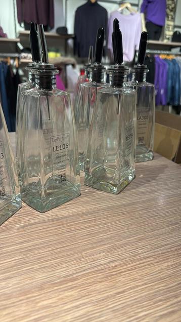 Parfum flessen (half liter)  beschikbaar voor biedingen