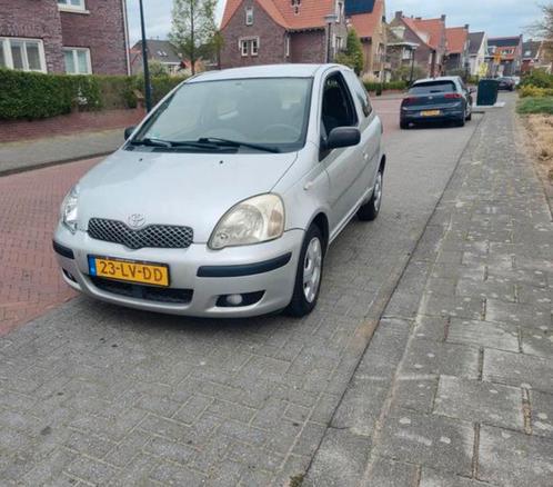 Toyota Yaris 1.3 16V Vvti 3DR Linea Terra 2003 Grijs, Auto's, Toyota, Particulier, Yaris, Benzine, B, Hatchback, Handgeschakeld