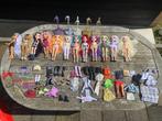 12 x Rainbow High poppen met accessoires en standaarden, Verzamelen, Poppen, Fashion Doll, Gebruikt, Ophalen of Verzenden