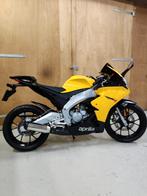 Aprilia RS4 - Zwart/Gele Kuip - Zeer Netjes!, Fietsen en Brommers, Ophalen of Verzenden