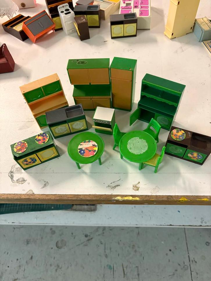 Grote set Jean W Germany poppenhuismeubels, Verzamelen, Poppenhuizen en Toebehoren, Gebruikt, Poppenhuis, Ophalen of Verzenden