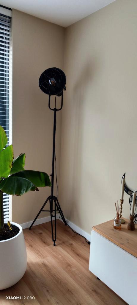 Bepurehome Staande Vloerlamp, Huis en Inrichting, Lampen | Vloerlampen, Zo goed als nieuw, 150 tot 200 cm, Metaal, Ophalen