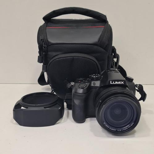 Panasonic Lumix DMC-FZ2000 incl. 3 Accu's en Tas in Nette St, Audio, Tv en Foto, Fotocamera's Analoog, Zo goed als nieuw