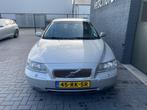 Volvo V70 2.4 Momentum leer origineel Nederlander youngtimer, Voorwielaandrijving, Zwart, Stoelverwarming, Euro 4
