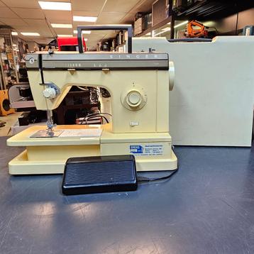 Singer 7102 Naaimachine - Compleet en in goede staat - inclu beschikbaar voor biedingen