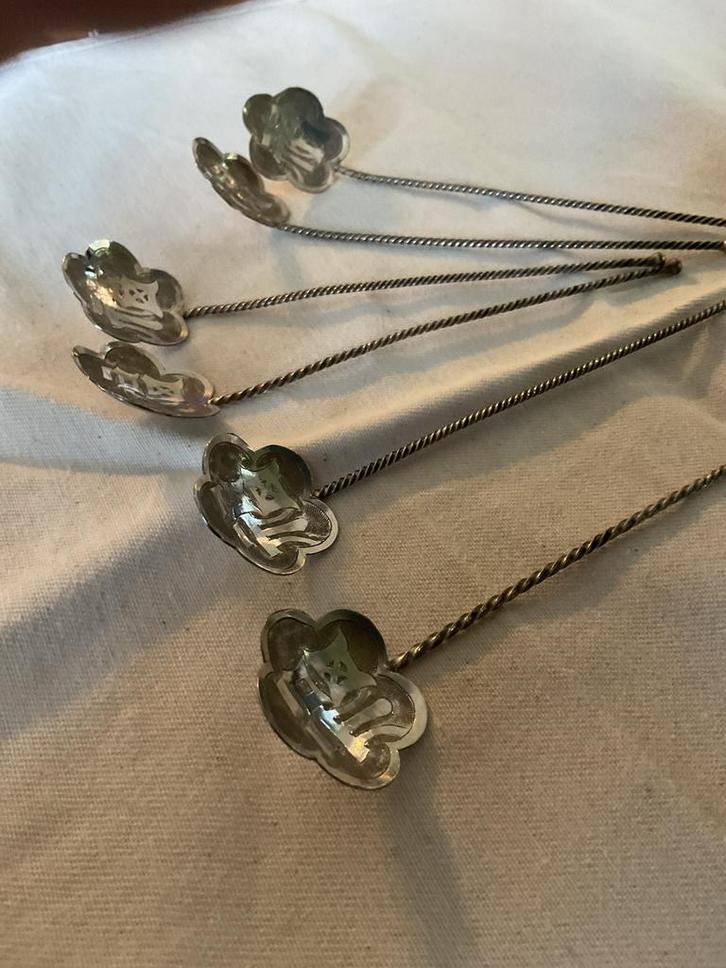6 Elegante Lepeltjes - Mogelijk Zilver, Antiek en Kunst, Antiek | Bestek, Ophalen of Verzenden