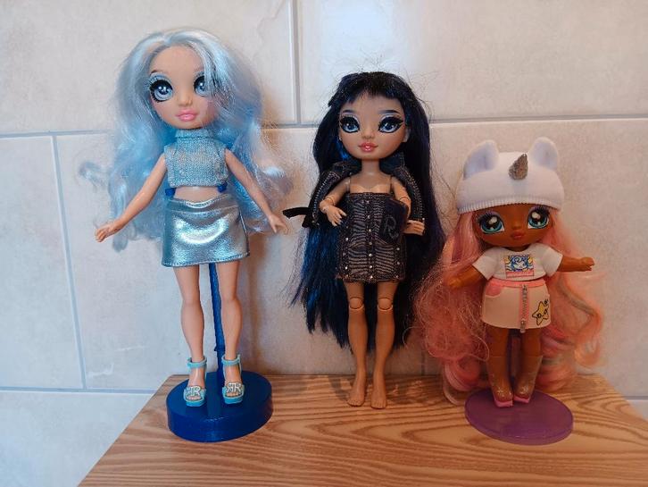 3 poppen Rainbow High Kim, Gabreille, Whitney, koffertje pop, Kinderen en Baby's, Speelgoed | Poppen, Zo goed als nieuw, Overige typen