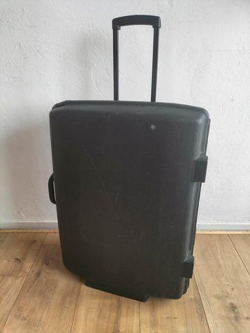 Stevige, grote rolkoffer! 70x55x25cm beschikbaar voor biedingen