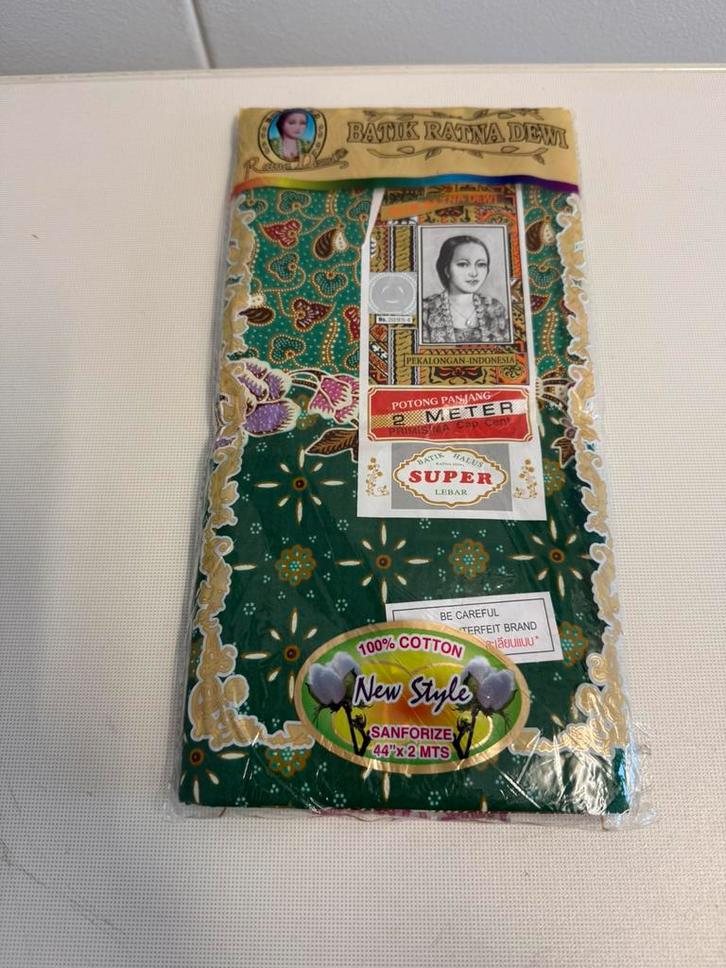 Batik lap voor Sarong in groentinten 200/100cm, Hobby en Vrije tijd, Stoffen en Lappen, Nieuw, Katoen, 120 cm of meer, 30 tot 200 cm