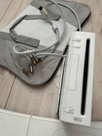 Wij spelcomputer, Ophalen of Verzenden, Zo goed als nieuw, Met 2 controllers