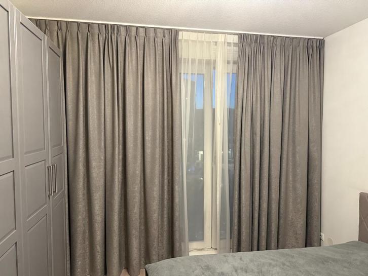 Gorgijnen Verduisterend, Huis en Inrichting, Stoffering | Gordijnen en Lamellen, Zo goed als nieuw, 200 cm of meer, 150 tot 200 cm