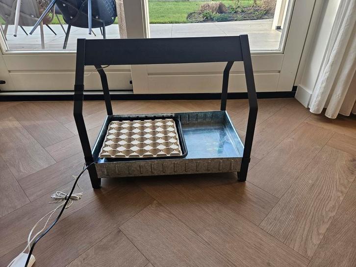 Plantenkweekkast met LED verlichting en warmtemat, Doe-het-zelf en Verbouw, Transportwagens, Gebruikt, Overige typen, Minder dan 60 liter