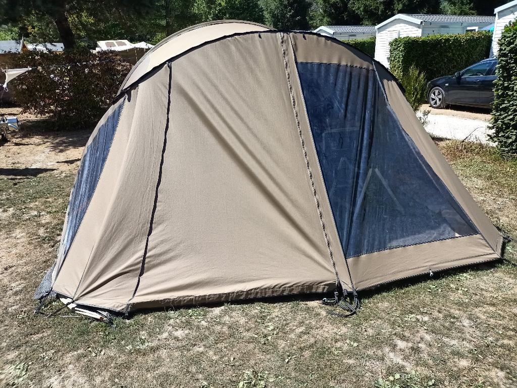 Falco Havik 4000 gezinstunneltent, Caravans en Kamperen, Ophalen, Zo goed als nieuw, Tot en met 5