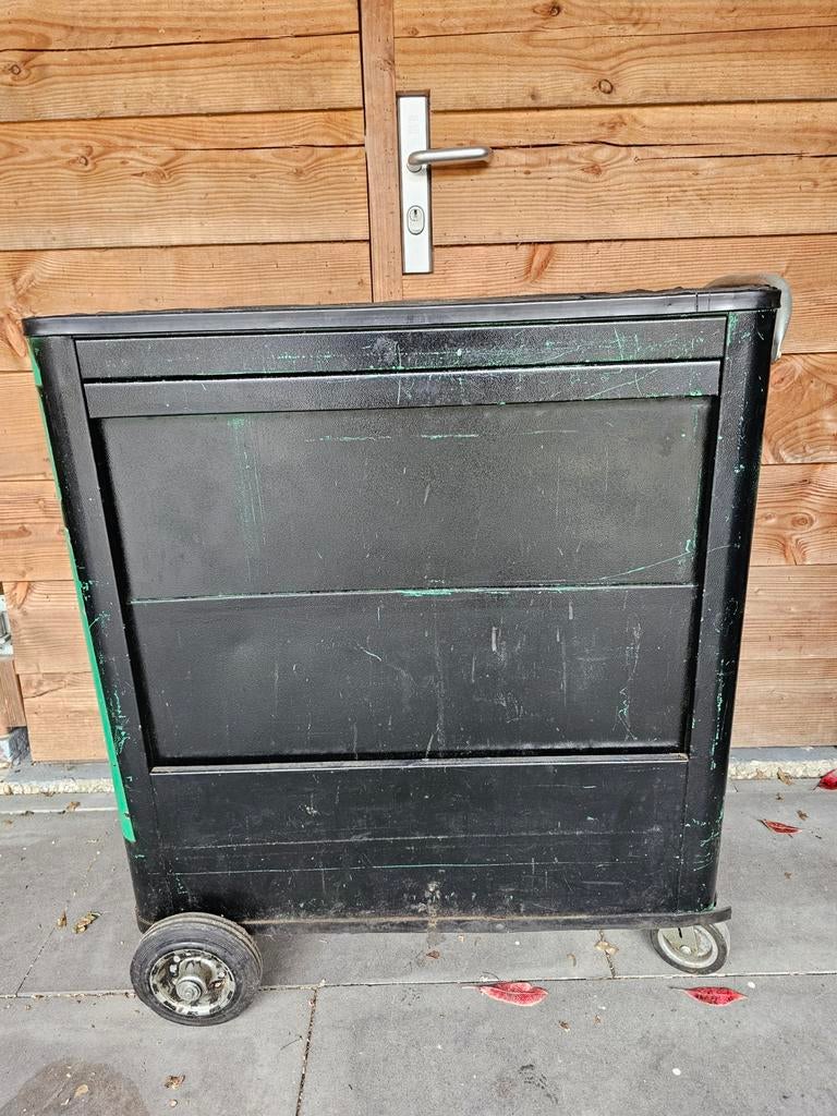 Gereedschapwagen leeg, Ophalen, Gebruikt