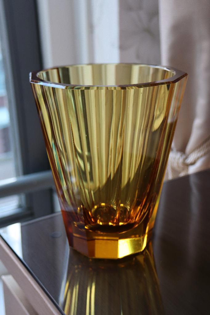 Modern Tsjechisch design glas vaas Magdalena Pejga c 2000, Antiek en Kunst, Antiek | Glas en Kristal, Ophalen of Verzenden