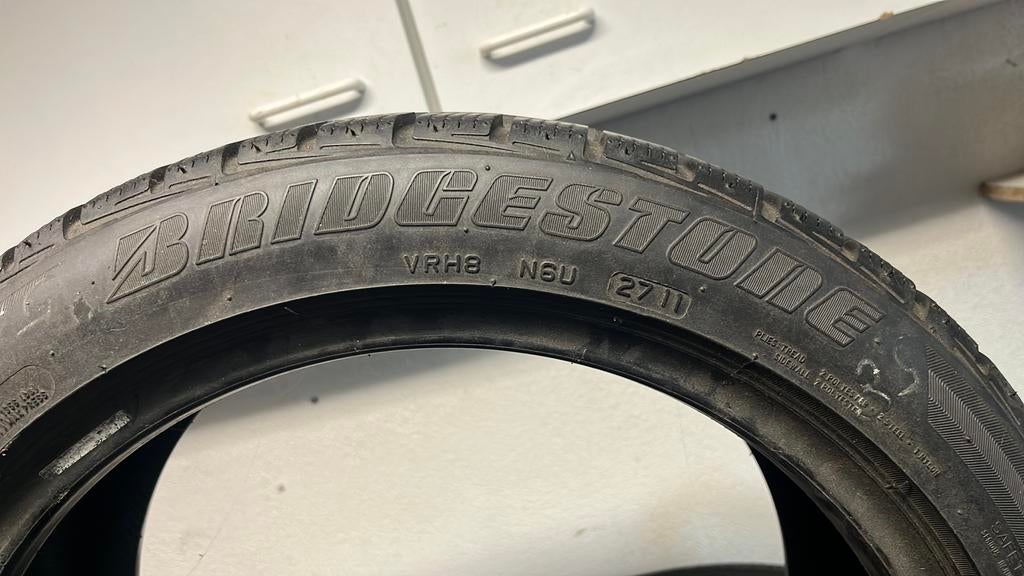 Bridgestone winterband 225 45 17 en 2 zomerbanden 255 40 20, Gebruikt, 255 mm, Ophalen of Verzenden, Band(en)
