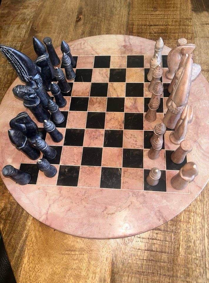 Uniek handgemaakt schaakspel van steen, Een of twee spelers, Ophalen of Verzenden, Gebruikt