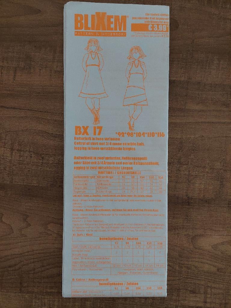 Patroon voor meisjes jurkje 2x, legging 2x, shirt en coltrui, Hobby en Vrije tijd, Kledingpatronen, Overige merken, Overige typen