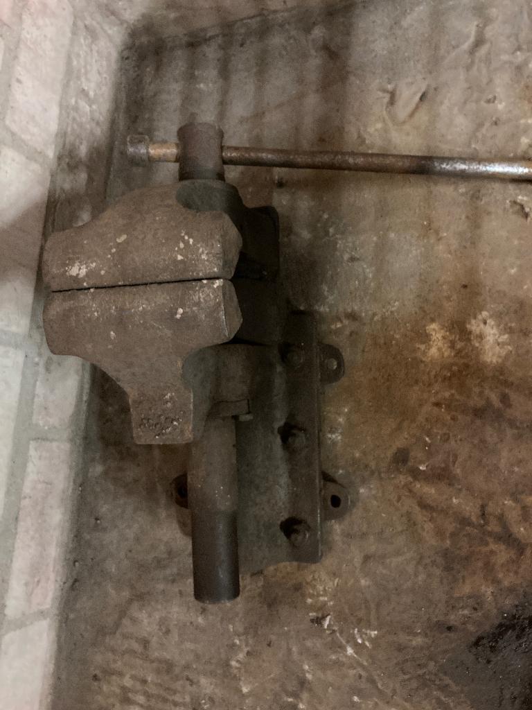 Zware stalen bankschroef, Ophalen, Gebruikt, 120 tot 170 cm, Bankschroef