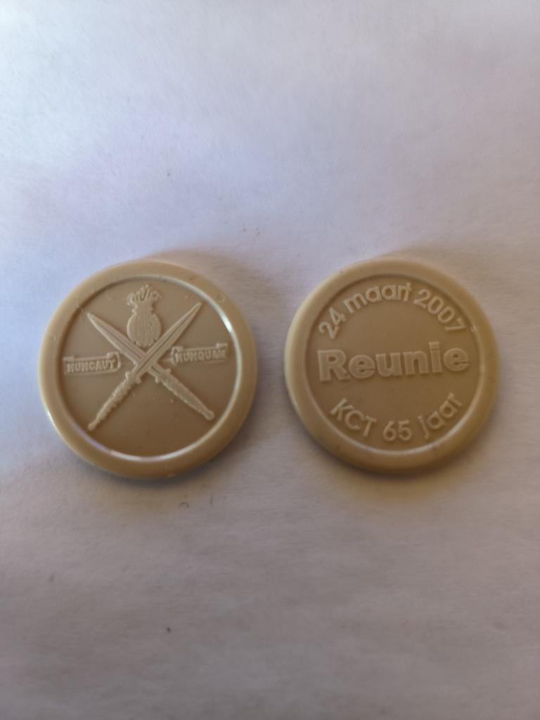 Munt KCT 65 Jaar, Verzamelen, Militaria | Algemeen, Verzenden, Landmacht, Nederland, Embleem of Badge