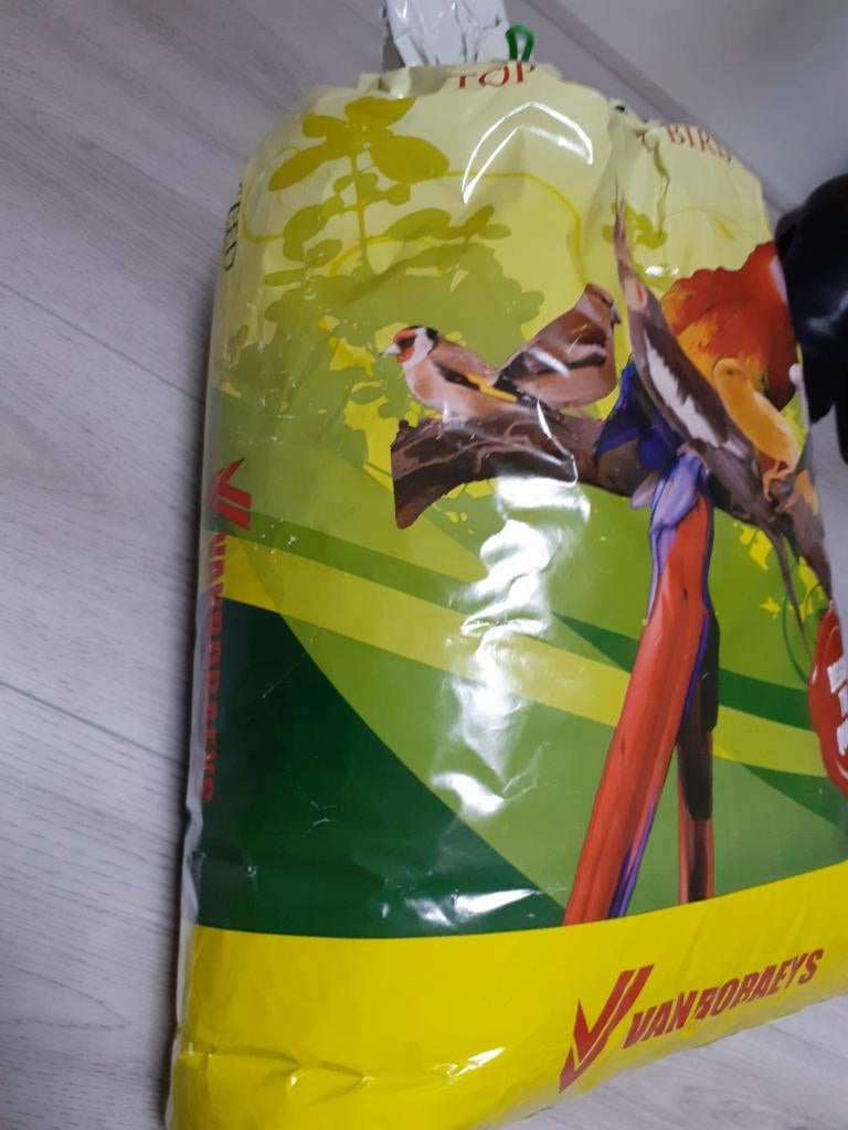 Puttersvoer topkwaliteit met extra perella en hennep zaden, Meerdere dieren