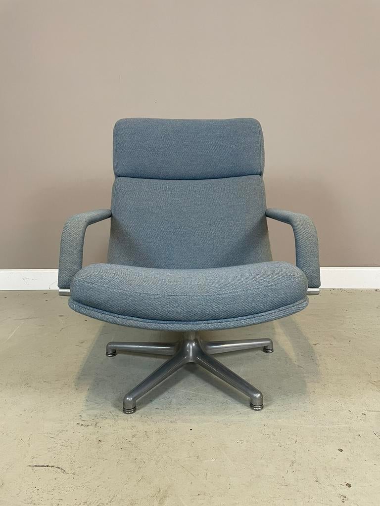 Artifort F141 draaifauteuil Geoffrey D. Harcourt ZGAN, Ophalen, Zo goed als nieuw, Stof