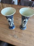 Porseleinen vazen Boch Delfts 2 stuks izgst, Antiek en Kunst, Ophalen of Verzenden