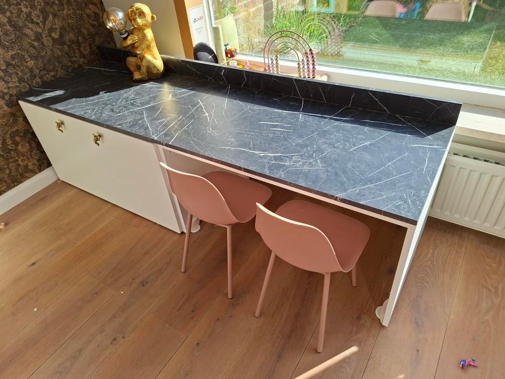 IKEA Smastad speelgoedkist en bureau - Wit/Zwart marmerlook, Ophalen, Opbergruimte, Gebruikt, IKEA