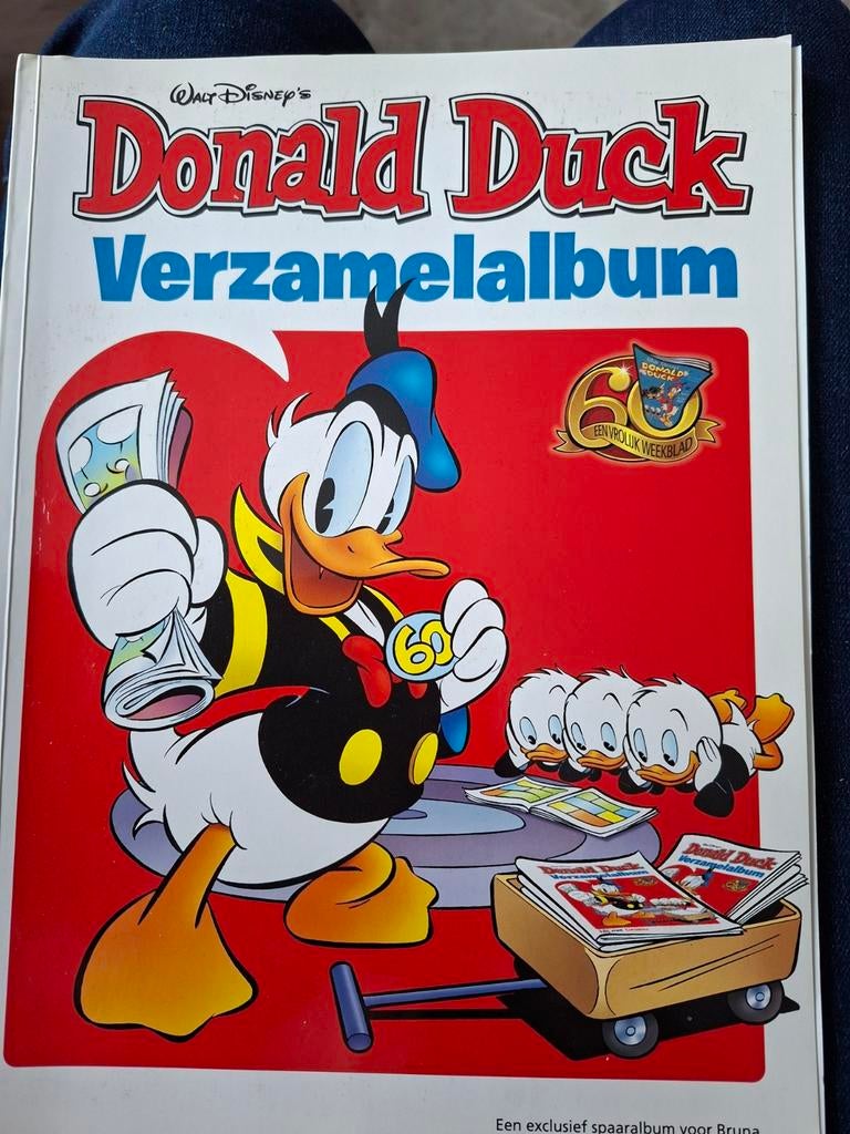 Donald Duck Verzamelalbum - 60 jaar jubileum, Eén stripboek, Ophalen of Verzenden, Zo goed als nieuw, Walt Disney