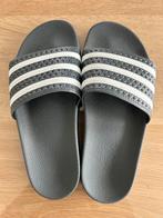 Adidas originals slippers maat 6 (39), Kleding | Dames, Schoenen, Slippers, Nieuw, Ophalen of Verzenden, Grijs