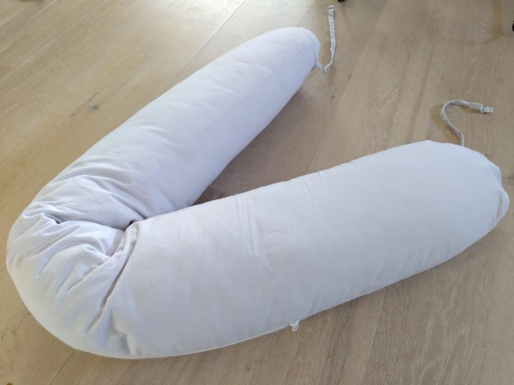 Voedingskussen lichtgrijs met wasbare hoes, Kinderen en Baby's, Babyvoeding en Toebehoren, Ophalen of Verzenden, Zo goed als nieuw