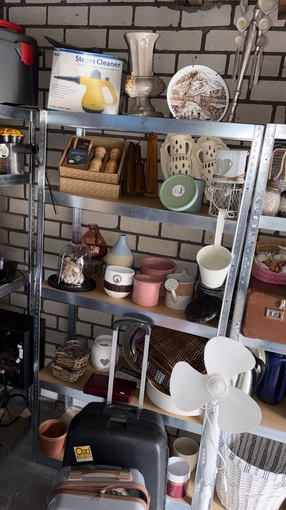 Partij rommelmarktspullen met antiek en merk tassem, Ophalen