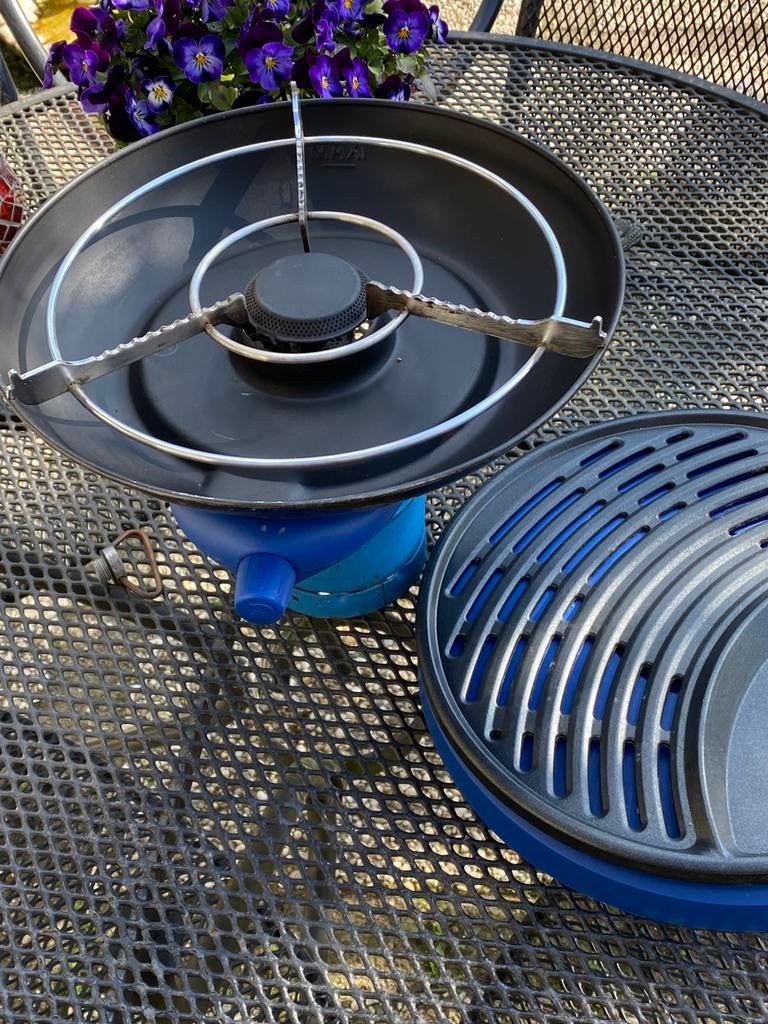 Camping gasbrander en barbecue ineen., Tuin en Terras, Ophalen of Verzenden, Zo goed als nieuw