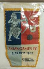 Vaan van Asian games Djakarta 1962 met 2 pins, Ophalen, Zo goed als nieuw