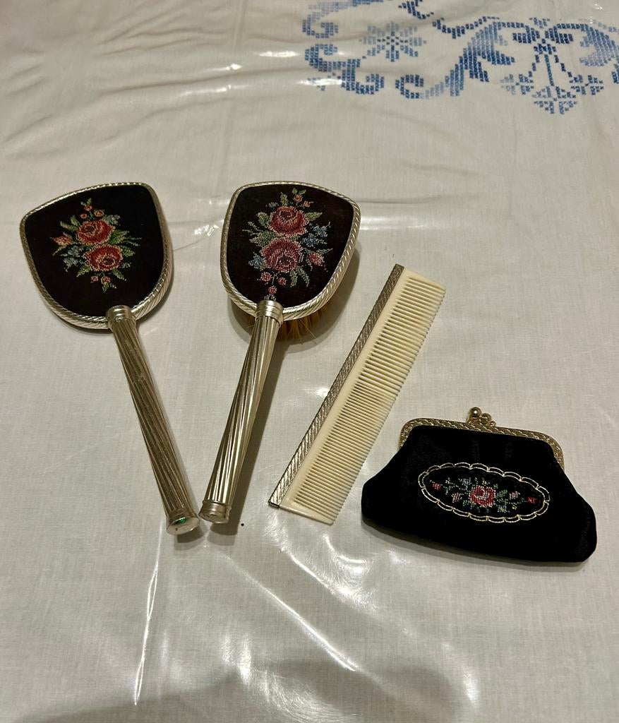 Vintage kaptafelset compleet met klein beursje petit point, Ophalen of Verzenden