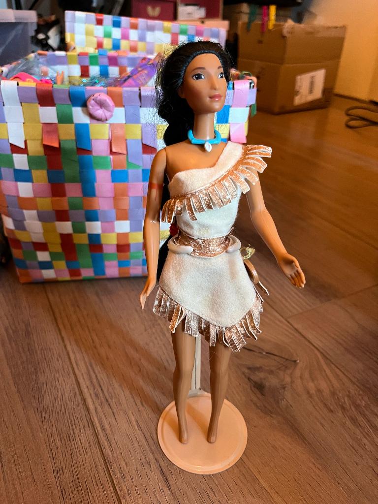 Barbie Pocahontas, Kinderen en Baby's, Speelgoed | Poppen, Ophalen of Verzenden, Gebruikt, Barbie