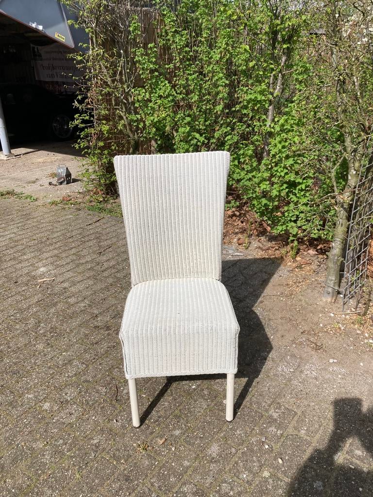 Loyd Loom eettafelstoelen, Ophalen