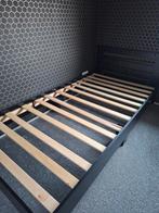 Zwart bedframe met hoofdbord, bewerkt hout, 100x200 cm, Huis en Inrichting, Ophalen, Eenpersoons, Zwart, Hout