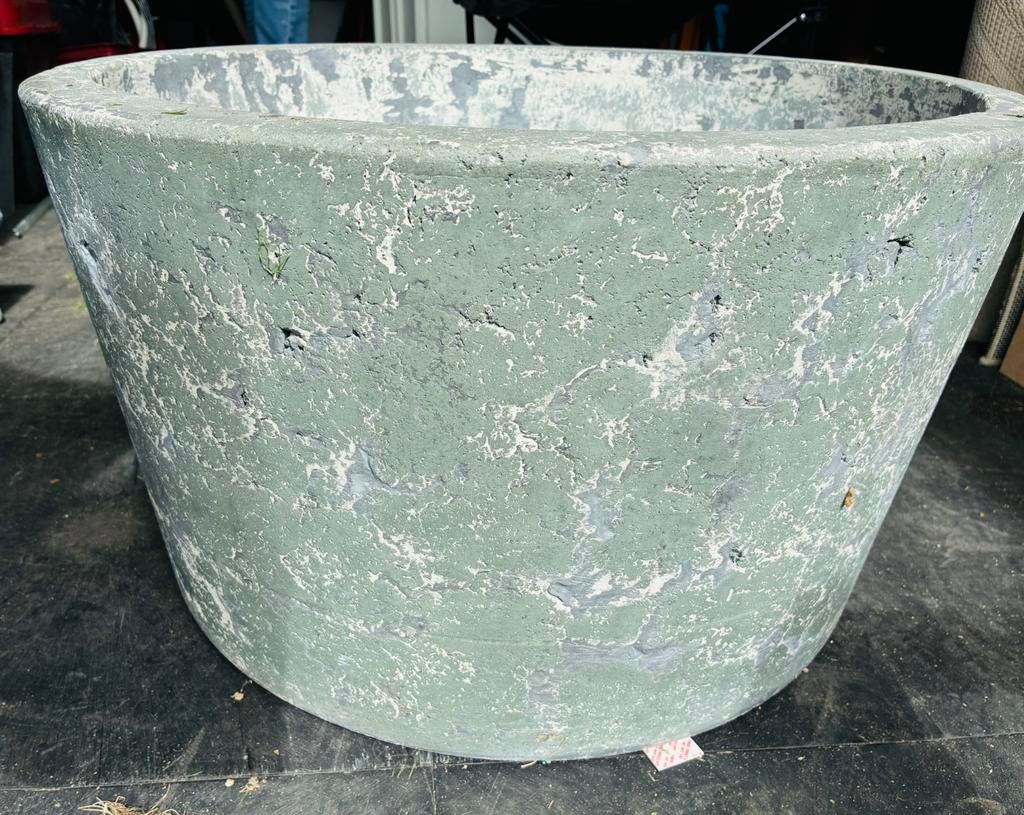 Betonnen bloempot, 40 cm of meer, Rond, Ophalen of Verzenden, Zo goed als nieuw