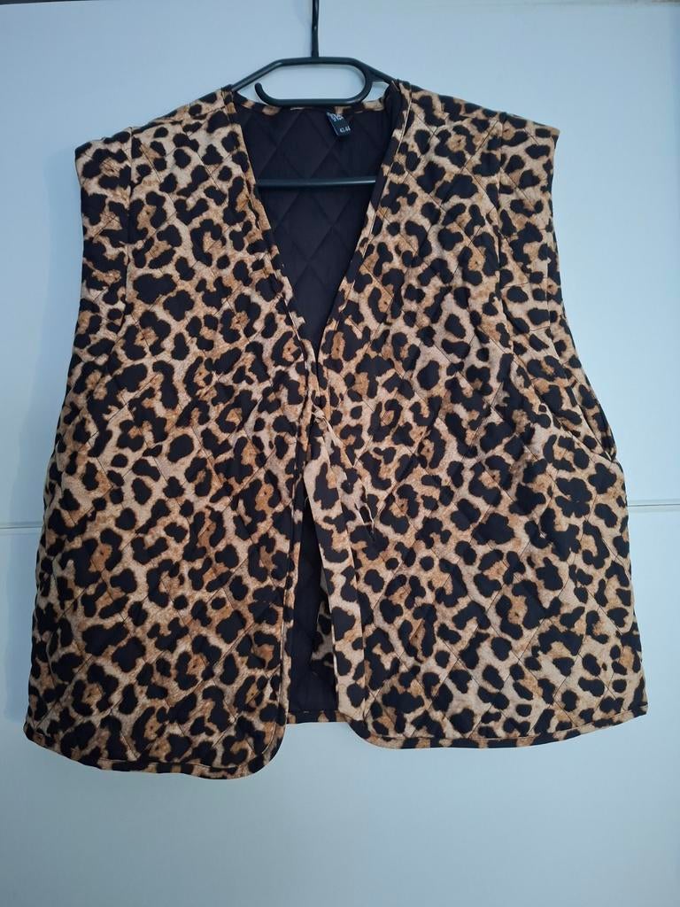 Nieuwe leopard/panter gilet/bodywarmer van Wibra maat 42/44, Kleding | Dames, Bodywarmers, Ophalen of Verzenden, Nieuw, Maat 42/44 (L)