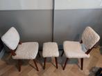 Leuk vintage setje 2 kleine vacht stoeltjes en een poefje, Ophalen, Gebruikt, Twee, Wit