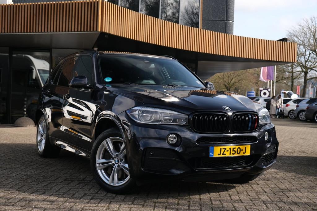 BMW X5 M50d|EXCL.BPM|M-Pakket|Pano|HarmanKardon|Trekhaak|Cam, Auto's, Automaat, USB, 15 km/l, 2993 cc