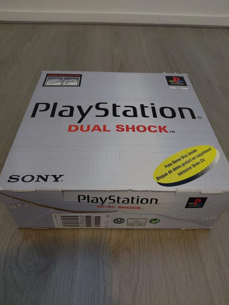 Ps1 playstation 1 scph-7502 c, Ophalen of Verzenden, Zo goed als nieuw, Met 2 controllers