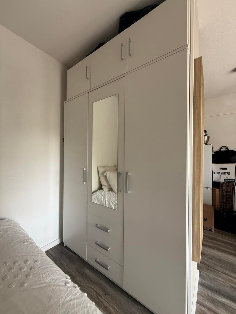 JYSK VELLERUP kledingkast met FANDRUP opzetkast (241cm), Huis en Inrichting, Kasten | Kledingkasten, Gebruikt, 200 cm of meer