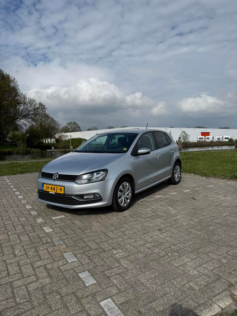 Volkswagen Polo 1.4 TDI 66KW BMT 2016 Grijs, Auto's, Volkswagen, Voorwielaandrijving, Stof, Beige, USB