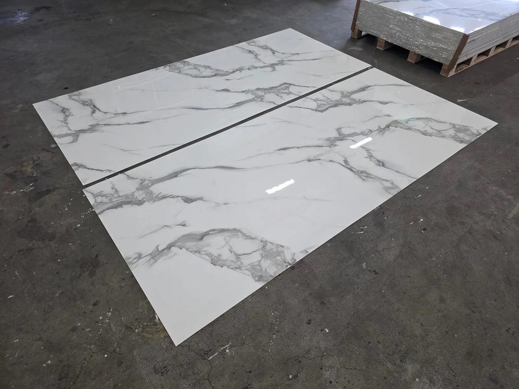 Pvc wandpaneel marmerlook 260cmx122cm wandpanelen wit/grijs, Ophalen, Nieuw