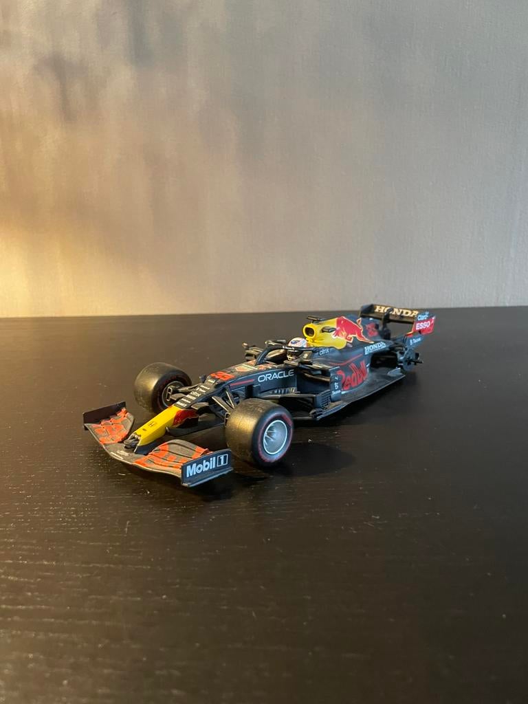 Burago Red bull race auto honda, Ophalen of Verzenden, Zo goed als nieuw, Auto, Bburago