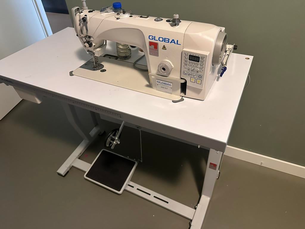 Professionele industriële naaimachine Global 3900 AUT., Hobby en Vrije tijd, Naaimachines en Toebehoren, Industrieel, Ophalen